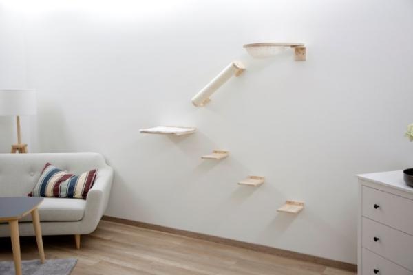 Kletterwand für Katzen aus Echtholz